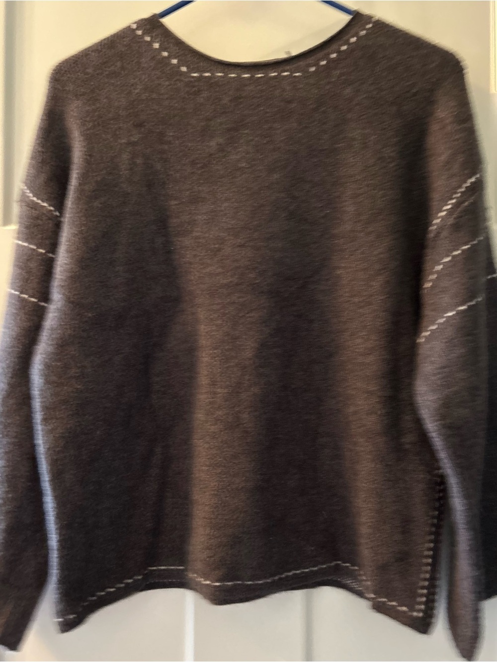 Braciano Women’s Gray Crewneck Sweater with Contrast Stitching